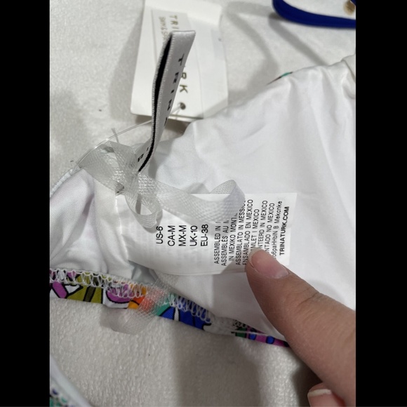 NWT‎ Trina Turk Pacific Paisley BIkini Top size 6 - Picture 11 of 12